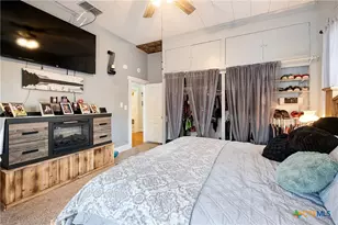 406 E Gonzales St, Yoakum, TX 77995 - Photo 21