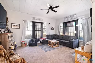 406 E Gonzales St, Yoakum, TX 77995 - Photo 9