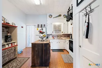 406 E Gonzales Street, Yoakum, TX 77995 - Photo 13