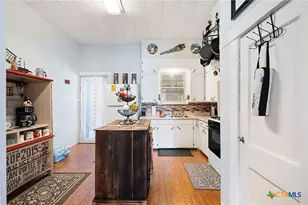 406 E Gonzales St, Yoakum, TX 77995 - Photo 13