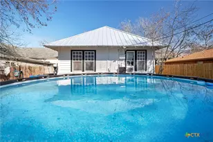 406 E Gonzales St, Yoakum, TX 77995 - Photo 27