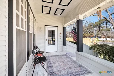 406 E Gonzales Street, Yoakum, TX 77995 - Photo 5