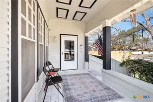 406 E Gonzales St, Yoakum, TX 77995 - Photo 5