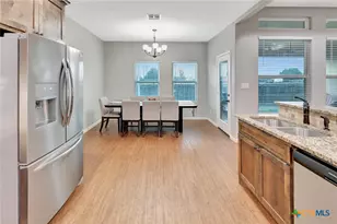 102 Tiki Ct, Victoria, TX 77904 - Photo 13