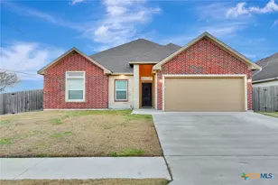 102 Tiki Ct, Victoria, TX 77904 - Photo 1