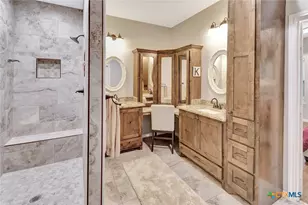 102 Tiki Ct, Victoria, TX 77904 - Photo 29