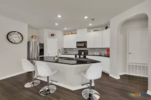 4555 Legend Trail, New Braunfels, TX 78130 - Photo 9