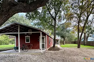 818 W Hopkins St, San Marcos, TX 78666 - Photo 11