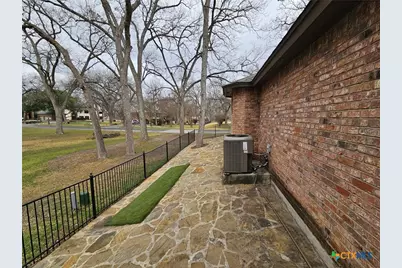 433 Las Brisas Boulevard, Seguin, TX 78155 - Photo 3