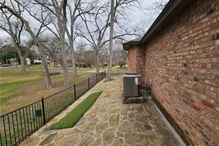 433 Las Brisas Blvd, Seguin, TX 78155 - Photo 3