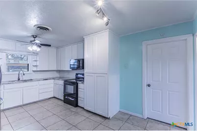 2502 Powell Drive, Gatesville, TX 76528 - Photo 7