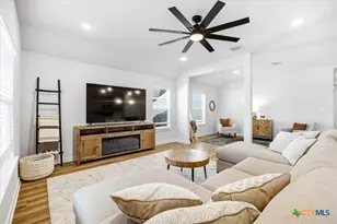 3621 Meteor Rd, New Braunfels, TX 78130 - Photo 15