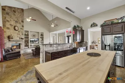 3032 Rolling Oaks Drive, New Braunfels, TX 78132 - Photo 9