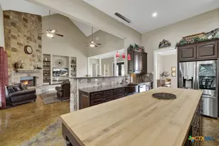 3032 Rolling Oaks Dr, New Braunfels, TX 78132 - Photo 9