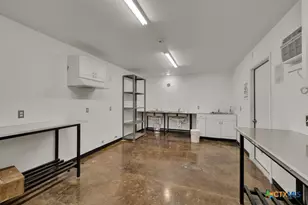 3032 Rolling Oaks Dr, New Braunfels, TX 78132 - Photo 35