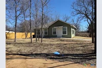 1704 E 3rd St, Lampasas, TX 76550 - Photo 3