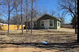 1704 E 3rd St, Lampasas, TX 76550 - Photo 3