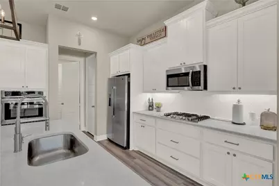 1730 Bella Vista, Canyon Lake, TX 78133 - Photo 9