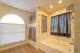 913 Taos Dr, Victoria, TX 77904 - Photo 15