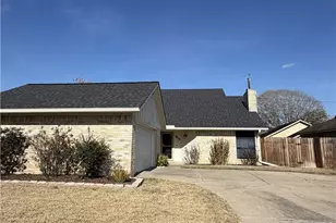 913 Taos Dr, Victoria, TX 77904 - Photo 1