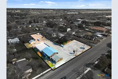 317 N Avenue E, Shiner, TX 77984 - Photo 3