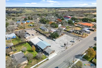 317 N Avenue E, Shiner, TX 77984 - Photo 21