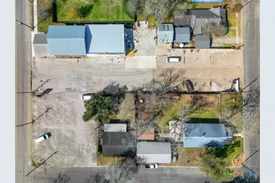 317 N Avenue E, Shiner, TX 77984 - Photo 23