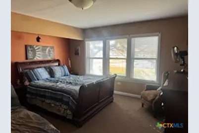 1011 E Main Street, Cuero, TX 77954 - Photo 17