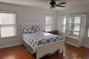 1011 E Main St, Cuero, TX 77954 - Photo 23