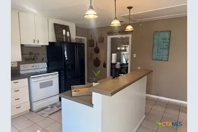 1011 E Main Street, Cuero, TX 77954 - Photo 15