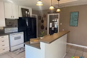 1011 E Main St, Cuero, TX 77954 - Photo 15