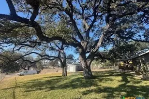 1011 E Main St, Cuero, TX 77954 - Photo 29