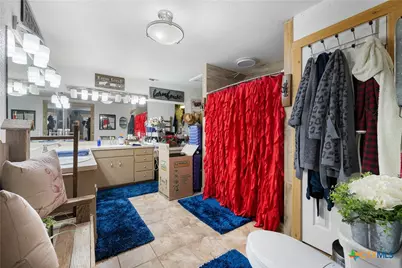 7393 N Hwy 80, Nixon, TX 78140 - Photo 11