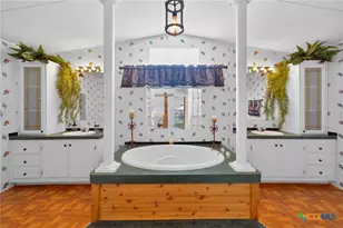 143 Bluff View Dr, Spring Branch, TX 78070 - Photo 13