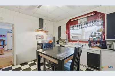 386 E Nacogdoches Street, New Braunfels, TX 78130 - Photo 7