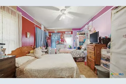 386 E Nacogdoches Street, New Braunfels, TX 78130 - Photo 9