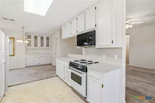 603 Dunbar Dr, Victoria, TX 77904 - Photo 9