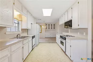 603 Dunbar Dr, Victoria, TX 77904 - Photo 7