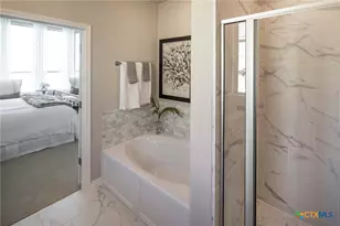 10208 Cactus Hls, San Antonio, TX 78254 - Photo 17