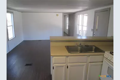 910 Hueco Drive, New Braunfels, TX 78130 - Photo 5