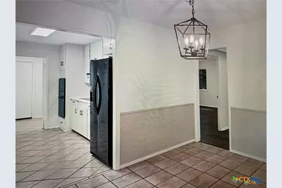 1250 E Common Street, New Braunfels, TX 78130 - Photo 9