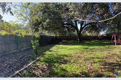 1250 E Common Street, New Braunfels, TX 78130 - Photo 23