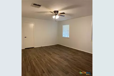 1250 E Common Street, New Braunfels, TX 78130 - Photo 15