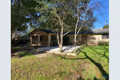 1250 E Common Street, New Braunfels, TX 78130 - Photo 3