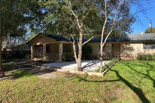 1250 E Common St, New Braunfels, TX 78130 - Photo 3