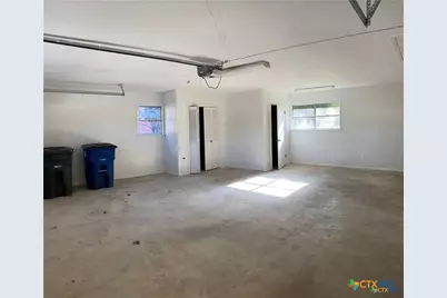 1250 E Common Street, New Braunfels, TX 78130 - Photo 19