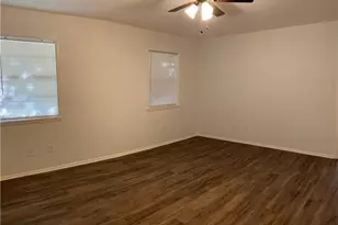 1250 E Common St, New Braunfels, TX 78130 - Photo 17