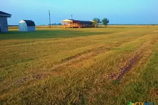 842 Burkhart Rd, Victoria, TX 77905 - Photo 17