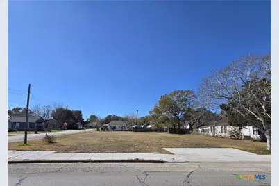 612 S Mechanic Street, El Campo, TX 77437 - Photo 1