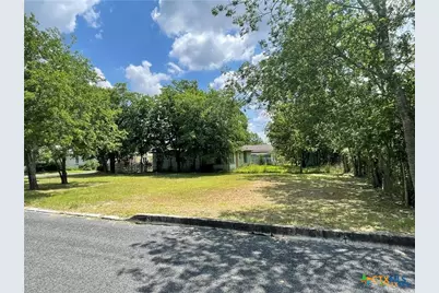 557 Silva Street, Seguin, TX 78155 - Photo 3